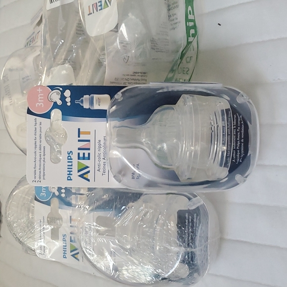 NWT Philips AVENT anti-colic baby bottle nipples 3m+. - Picture 2 of 6